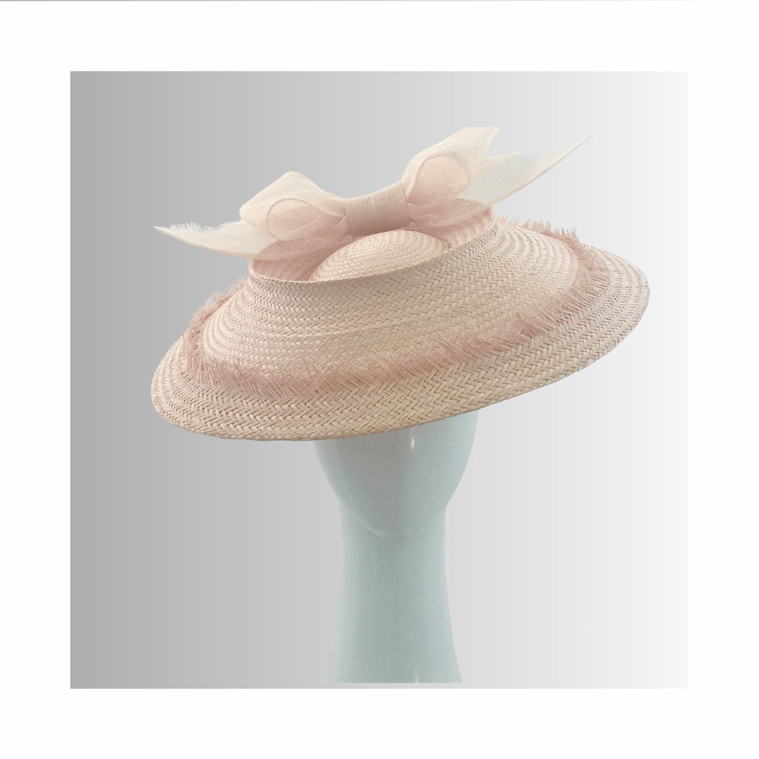 Pink straw with bow